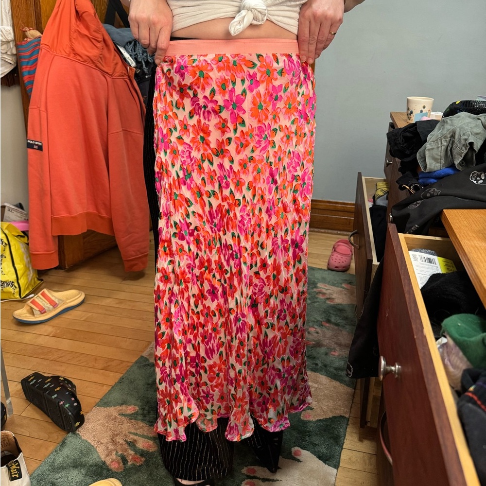 Maeve by Anthropologie appliqué silk/viscose midi skirt.